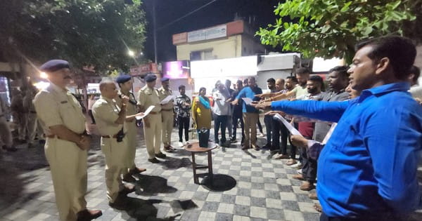 जिस चौराहे से शहर हुआ था बदनाम, उसी जगह पुलिस ने दिलाई व्यापरियों को शपथ 'इंदौर का नाम नहीं होने देंगे बदनाम'