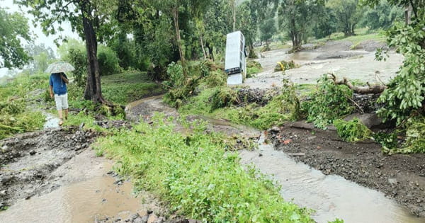 VIDEO : एमपी में भारी बारिश का कहर... झाबुआ के ग्राम बहादुरपाड़ा में तालाब फूट जाने से 8 लोग बहे, दो शव बरामद