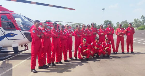 Flypast : फाइटर प्लेन से ज्यादा खतरनाक है हेलिकॉप्टर से स्टंट करना, लेकिन रिस्क है तो इश्क है...
