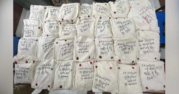जम्मू में वाहन चेकिंग के दौरान 300 करोड़ रुपए की कोकीन जब्त, दो तस्कर गिरफ्तार
