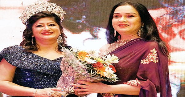 पद्मिनी कोल्हापुरे ने सम्मान समारोह में लिया भाग