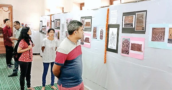 महिषासुर मर्दिनी और उनाकोटि की रॉक कट प्रतिमा के छायाचित्र देखकर रोमांचित हुए दर्शक