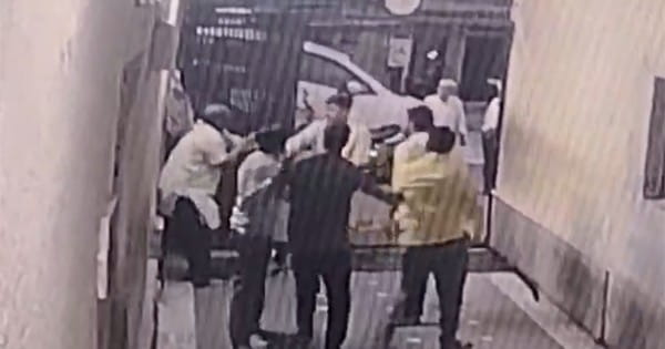 इंदौर : मंदिर परिसर में फाइनेंस कंपनी के एग्जीक्यूटिव के साथ मारपीट, CCTV कैमरे में कैद हुए आरोपी, मामला दर्ज