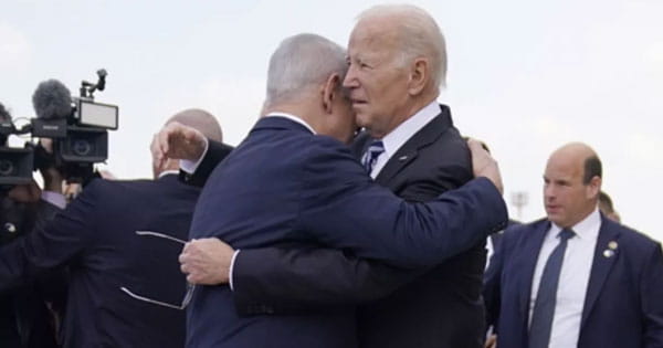 Israel-Hamas War : इजराइल पहुंचे अमेरिकी राष्ट्रपति जो बाइडेन, एयरपोर्ट पर नेतन्याहू ने गले लगकर किया रिसीव