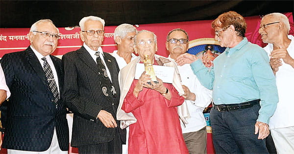 95 वर्षीय शंभू जयसिंघाणी दे रहे नि:शुल्क शिक्षा, आजादी की लड़ाई में कई बार गए जेल