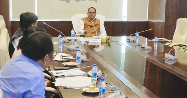 CM शिवराज ने की खाद वितरण की समीक्षा, कहा- अगले दो-तीन दिन में बारिश होने के बाद बढ़ेगी मांग, प्रदेश में न हो खाद का संकट