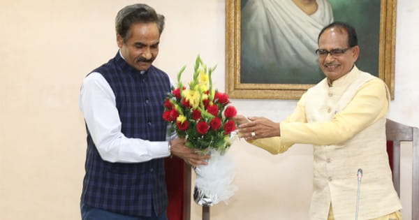 शिवराज कैबिनेट बैठक : सीएम बोले- अपने लिए जिए तो क्या जिए, इकबाल बैंस ने कहा- यह एक पड़ाव, कोई अंत नहीं... MP की मुख्य सचिव राणा ने चार्ज संभाला