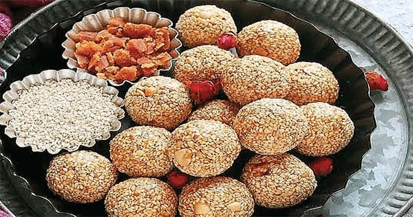 अब ऑनलाइन ऑर्डर हो रहे अलसी, उड़द और मिलेट्स से बने हेल्दी लड्डू