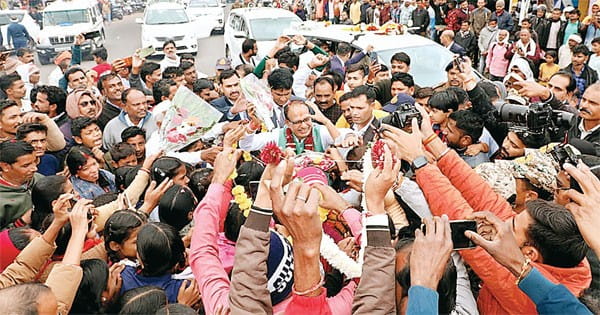 CM के नाम पर 3 दिन बाद भी सस्पेंस, आज संसदीय बोर्ड की बैठक में लग सकती है मुहर
