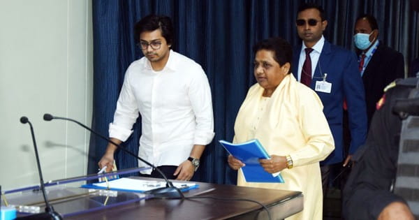 BSP सुप्रीमो मायावती का बड़ा फैसला, भतीजे आकाश आनंद को घोषित किया उत्तराधिकारी, इन दो राज्यों को छोड़ पूरे देश की जिम्मेदारी सौंपी