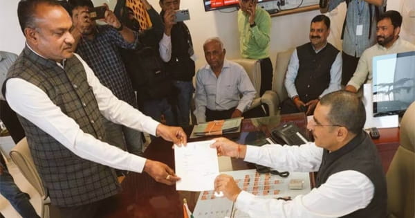 गुजरात में आम आदमी पार्टी को बड़ा झटका, विधायक भूपत भयानी ने विधानसभा की सदस्यता से दिया इस्तीफा