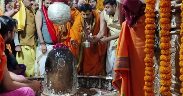 महाकाल के दर्शन के बाद कामकाज शुरू, CM डॉ. मोहन यादव ने मंत्रालय में बुलाई बैठक