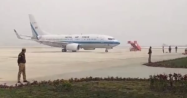 Shri Ram International Airport : अयोध्या में श्रीराम इंटरनेशनल एयरपोर्ट के उद्घाटन से पहले हुआ ट्रायल, रनवे पर उतरा पहला एयरक्राफ्ट; देखें VIDEO