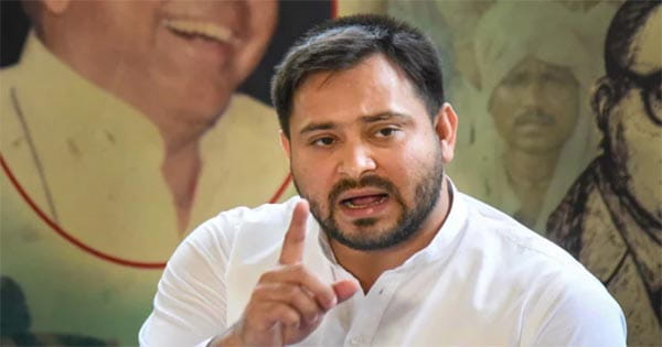 पटना के गांधी मैदान में बड़ा हादसा टला, भाषण के दौरान करीब आकर गिरा ड्रोन, बाल-बाल बचे तेजस्वी