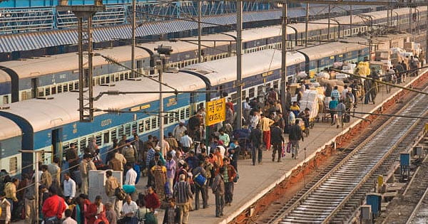 तत्काल टिकट बुकिंग में बदलाव का दिखने लगा असर, दिल्ली से यूपी-बिहार की ट्रेनों में सीटें खाली, रेलवे की नई व्यवस्था से आम यात्रियों को राहत