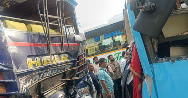 अमरनाथ यात्रा : चंदरकोट में टकराईं काफिले की बसें, 36 श्रद्धालु घायल; बस के ब्रेक फेल होने से हुआ हादसा