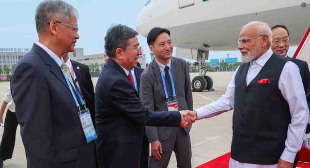 PM Modi SCO Summit China : गलवान झड़प के बाद पहली बार चीन पहुंचे मोदी, पुतिन-जिनपिंग से करेंगे मुलाकात