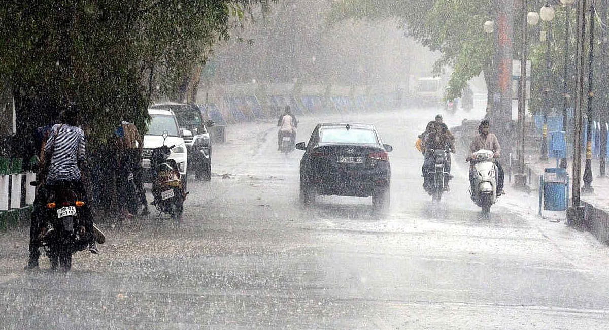 MP Weather Update : भोपाल-ग्वालियर समेत प्रदेश के 34 जिलों में बारिश का कोटा फुल, अगले 24 घंटे में कई इलाकों में हैवी रेन का अलर्ट