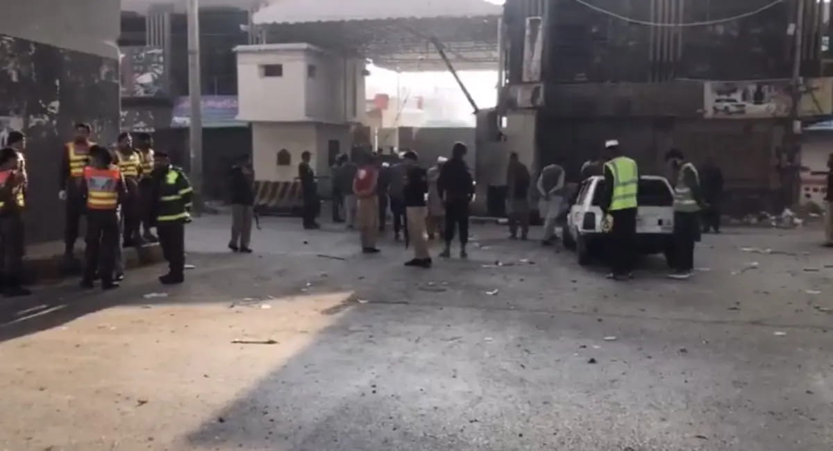 सुसाइड अटैक में 3 कमांडो की मौत, जवाबी कार्रवाई में 3 आतंकवादी ढेर; TTP पर आरोप
