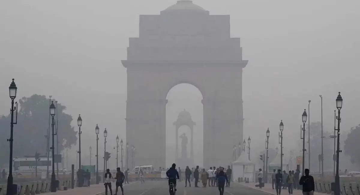 कई इलाकों में AQI 400 पार, कोहरे और ठंड ने बढ़ाई परेशानी