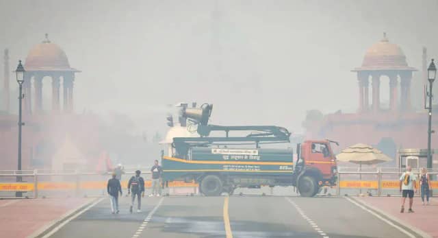 AQI 400 पार, GRAP-3 लागू; BS-6 से नीचे गाड़ियों की एंट्री पर परमानेंट बैन