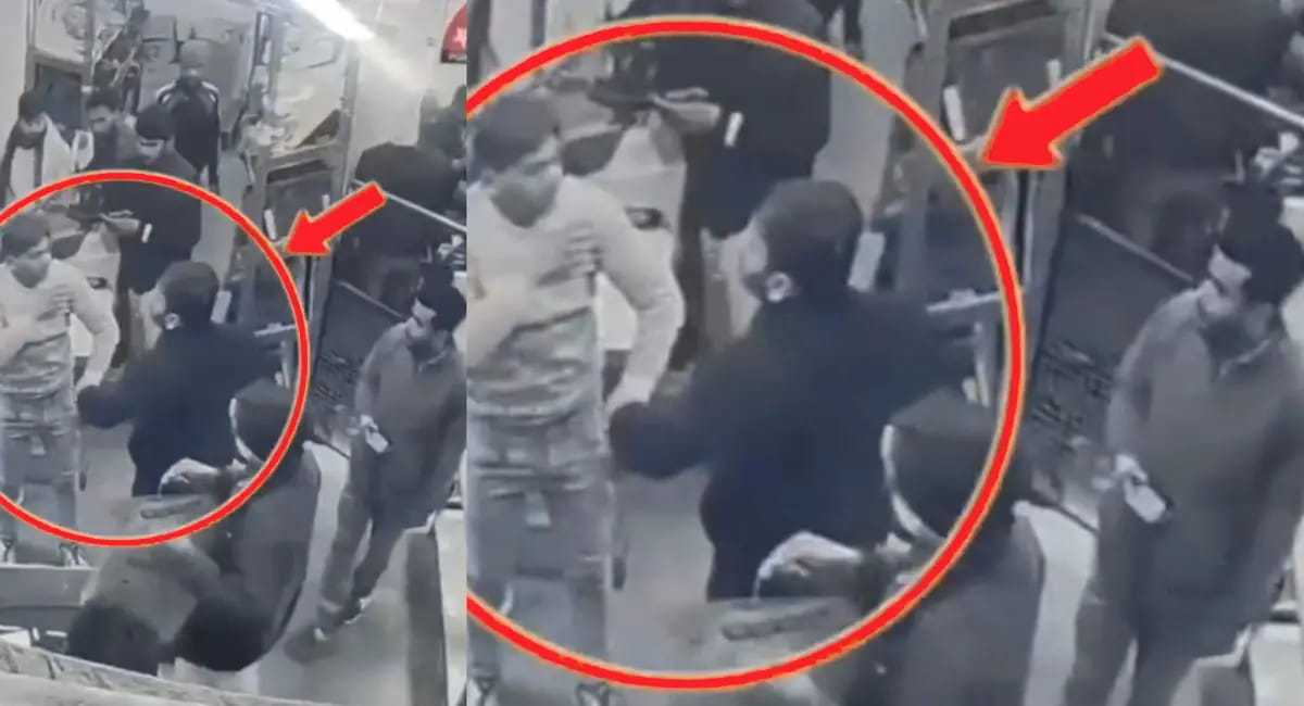 परफ्यूम इस्तेमाल करने पर स्टोर में बनाया मुर्गा, जमकर पीटा; वीडियो वायरल