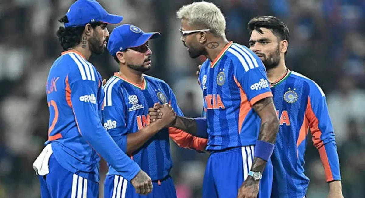 पाकिस्तान को हराने के बाद भारतीय खिलाड़ियों में हुई बहस, कुलदीप पर क्यों भड़के हार्दिक पंड्या?
