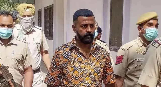 अभी भी सलाखों के पीछे महाठग सुकेश, कोर्ट ने कहा- ज्यादा समय तक जेल में रखना गलत