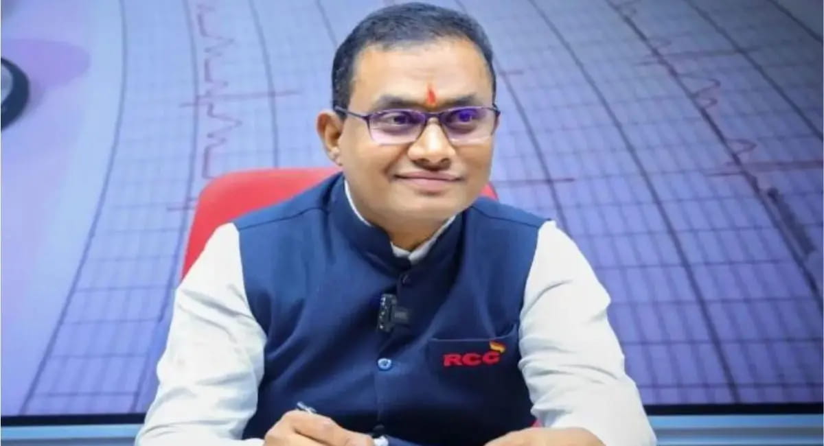 लातूर की केमिस्ट्री कोचिंग का डायरेक्टर गिरफ्तार, मोबाइल से मिला लीक पेपर