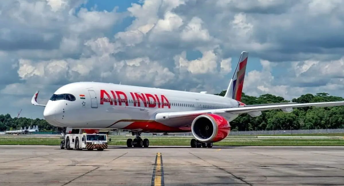 अमेरिका से मुंबई आ रही Air India की फ्लाइट में कॉकरोच : परेशान हुए यात्री, एयरलाइन ने मांगी माफी; जांच के दिए आदेश