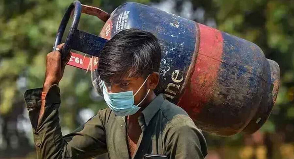 LPG Price : रक्षाबंधन से पहले तोहफा… सस्ता हुआ LPG सिलेंडर, 1 अगस्त से नई दरें लागू; जानें नए रेट