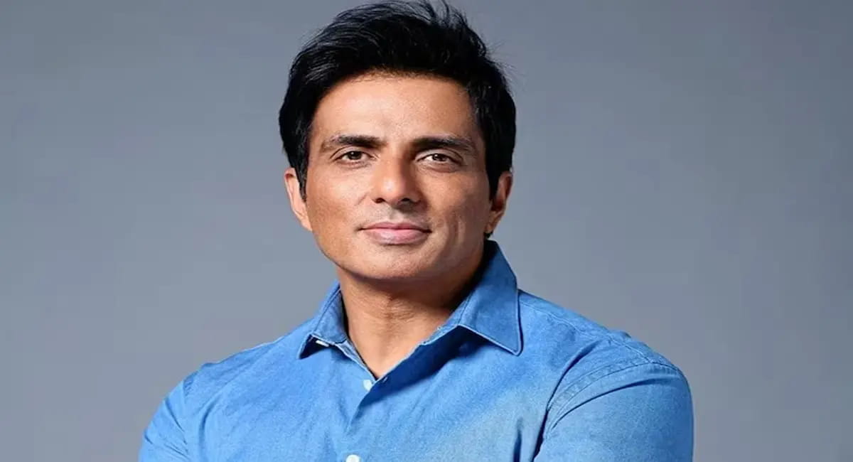 सोनू सूद फिर आए मदद के लिए आगे, दुबई में फंसे लोगों को वीडियो मैसेज में कही यह बात!