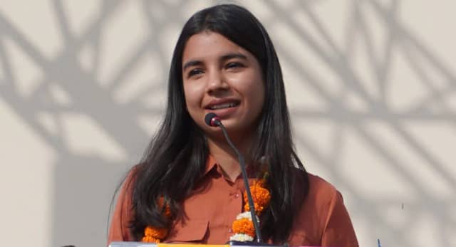 सेल्फ स्टडी का कमाल, IPS ट्रेनिंग के साथ आस्था जैन ने UPSC में मारी बाजी, बनीं ऑल इंडिया टॉपर!