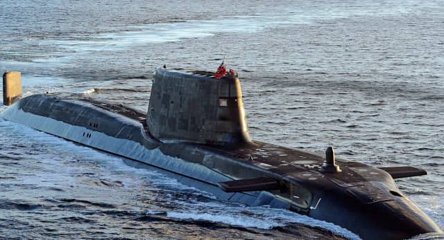 टॉमहॉक मिसाइलों से लैस ‘HMS एनसन’ की एंट्री, होर्मुज जलडमरूमध्य पर ब्रिटेन की परमाणु पनडुब्बी तैनात
