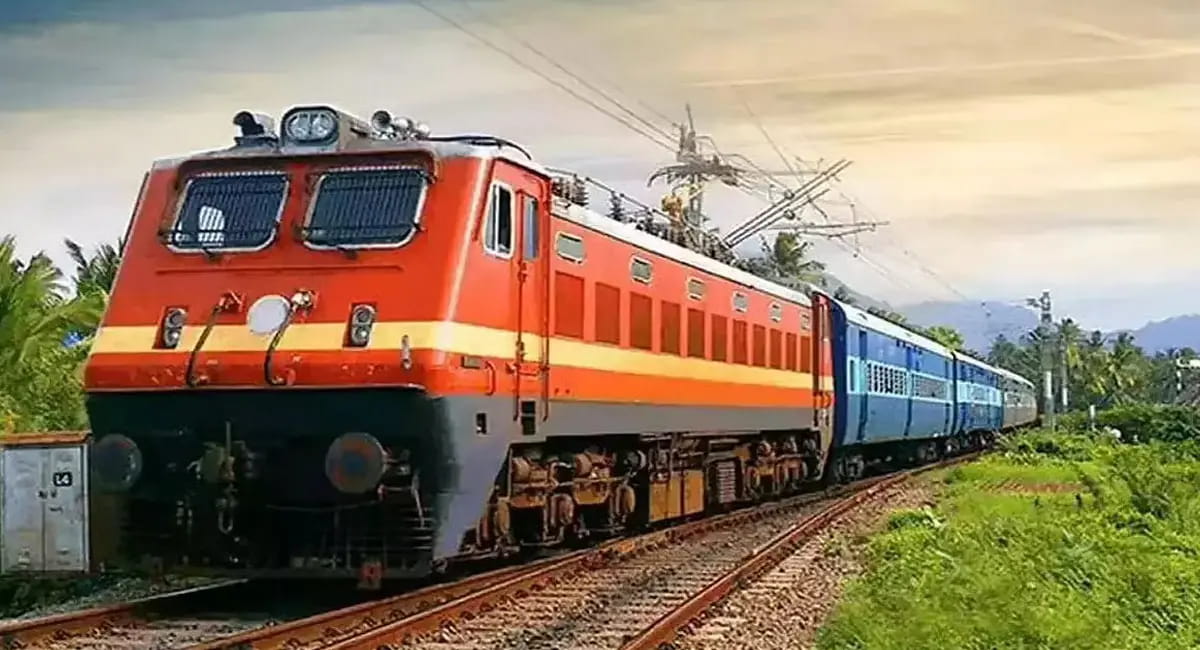 रतलाम मंडल ने बढ़ती भीड़ के बीच चलाई समर स्पेशल ट्रेनें