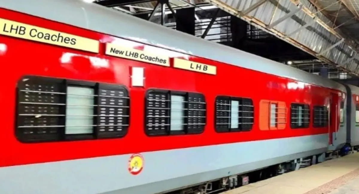 69 साल पुरानी नर्मदा एक्सप्रेस का बदला अंदाज, अब एलएचबी कोच के साथ तेज और आरामदायक सफर