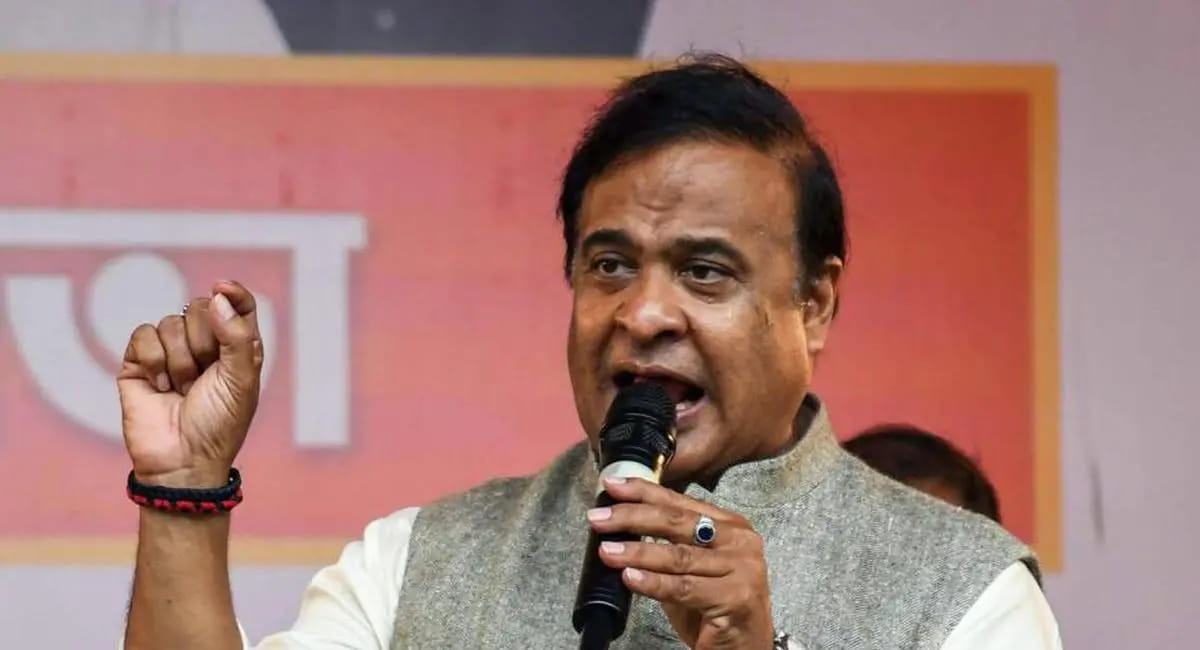 सीएम हिमंत बिस्वा सरमा पर विदेशी संपत्ति छिपाने का आरोप, कांग्रेस पहुंची चुनाव आयोग