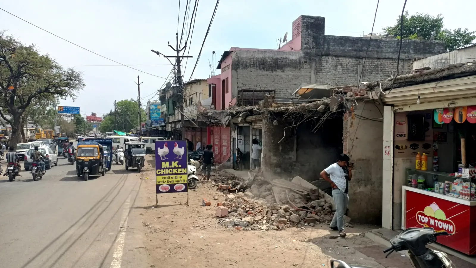 ऑरेंज लाइन के लिए करोंद से सुभाष नगर तक अतिक्रमण हटाने की कार्रवाई तेज