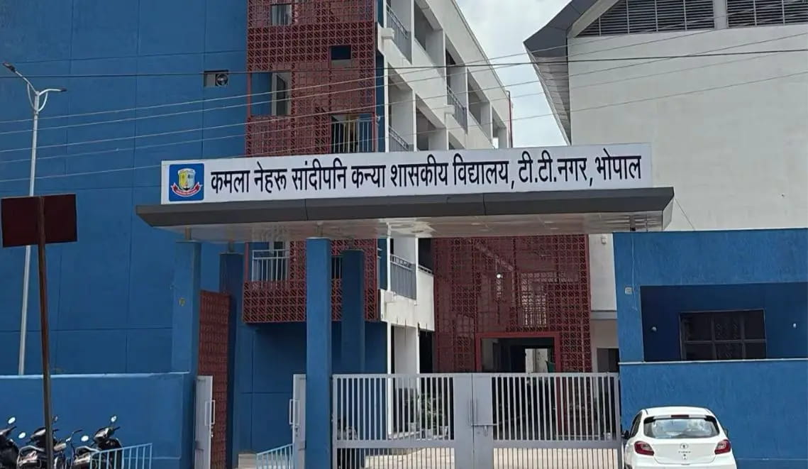 सांदीपनि स्कूलों का शानदार प्रदर्शन, 4 साल में 10वीं में 20% और 12वीं में 28% उछाल