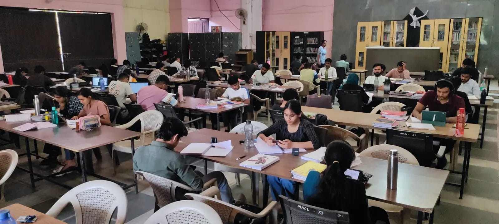 2.3 लाख किताबों के साथ भोपाल बना नॉलेज का पावर हाउस
