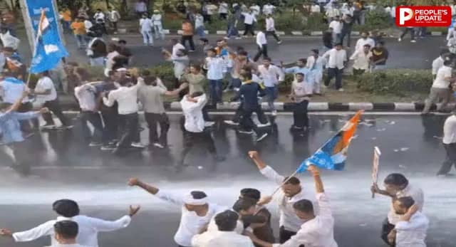 NEET पेपर लीक के विरोध में NSUI का उग्र प्रदर्शन, 5 बार चला वाटर कैनन; दिग्विजय-जीतू पटवारी समेत 200 कार्यकर्ता हिरासत में