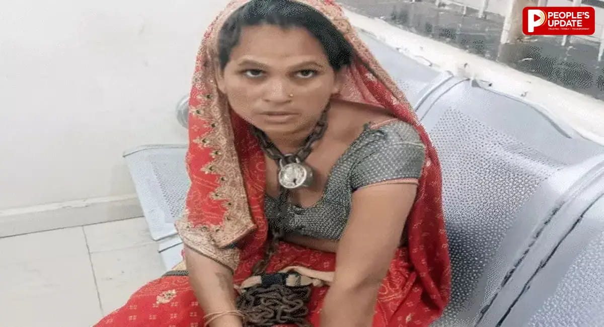 24 घंटे बंधक बनाकर किया टॉर्चर, गले में ताला लगाकर थाने पहुंची महिला