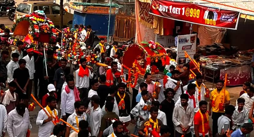 हरदा में गूंजा ‘हर-हर महादेव’: नेमावर से निकली विशाल जय भोले कांवड़ यात्रा, श्रावण के अंतिम सोमवार गुप्तेश्वर मंदिर में होगा जलाभिषेक