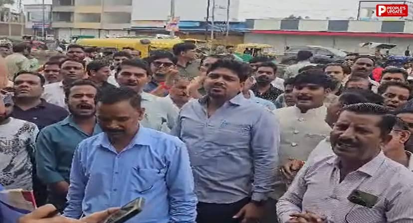 भोपाल में सीलिंग कार्रवाई के दौरान पहली बार टकराव: करोंद में कारोबारियों ने निगम टीम को घेरा, नारेबाजी के बाद लौटना पड़ा