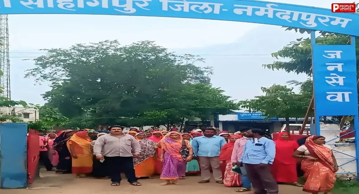 कच्ची शराब के खिलाफ आदिवासी महिलाओं ने खोला मोर्चा, ग्राम सभाओं में लिया नशामुक्ति का संकल्प