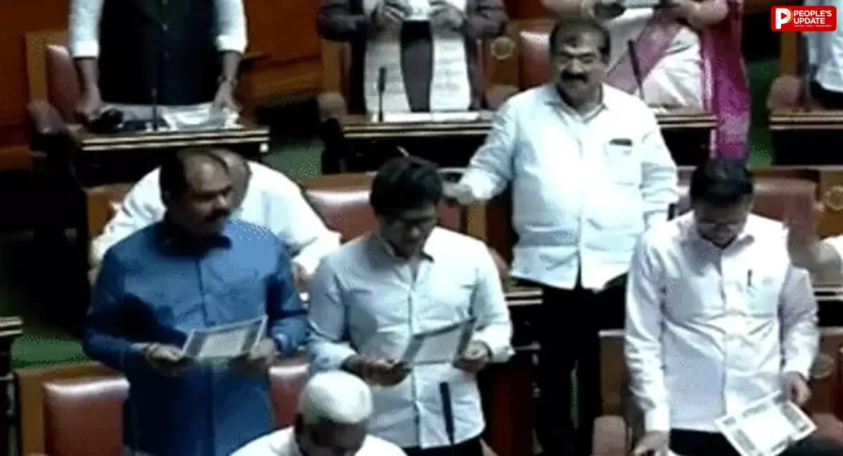 कर्नाटक विधानसभा में वंदे मातरम पर विवाद, दो सरणों के बाद रिकॉर्डिंग रुकी तो BJP विधायकों ने पूरा गीत गाया