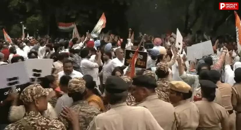 CEC ज्ञानेश कुमार के खिलाफ कांग्रेस का देशभर में प्रदर्शन, इस्तीफे की मांग; कई नेता हिरासत में