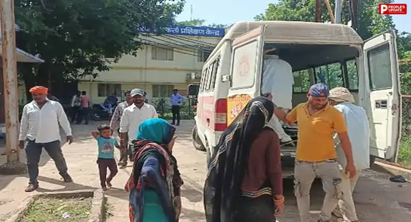 पन्ना में सांप के डसने से 19 वर्षीय नवविवाहिता की मौत, इलाज में देरी के आरोप पर चक्काजाम