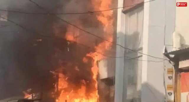 भोपाल न्यू मार्केट आग मामले में दुकान संचालक पर FIR, भट्टी के पास रखे कपड़ों से भड़की थी आग; आज से हटेंगे हॉकर्स