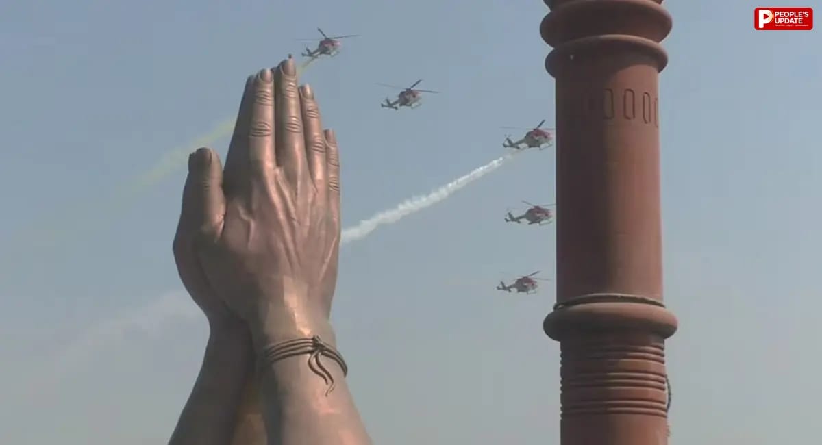 वाराणसी में ‘विंग्स ओवर गंगा’ एयर शो का आगाज, राफेल-सुखोई की कलाबाजी; गंगा के ऊपर बना तिरंगा